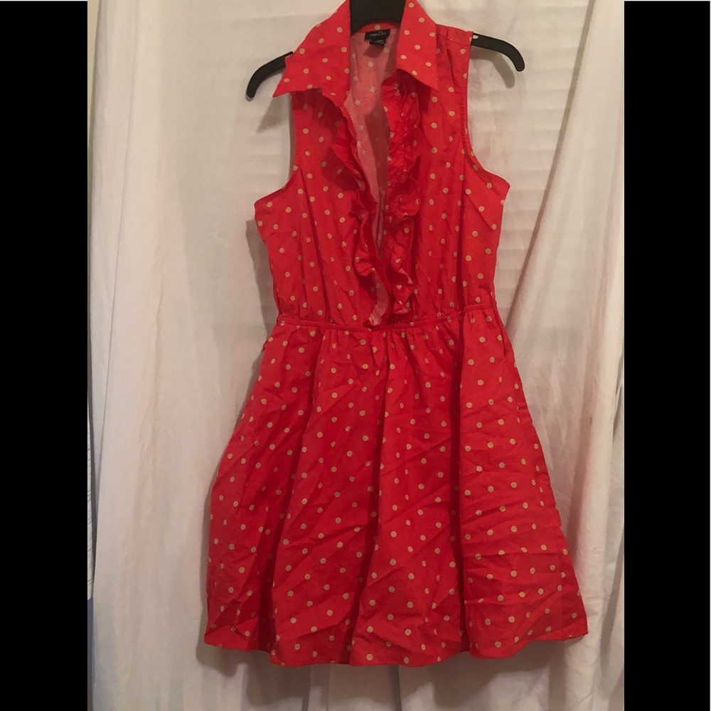 🌪Rue 21 large pink and tan polka dot 50’s style👗